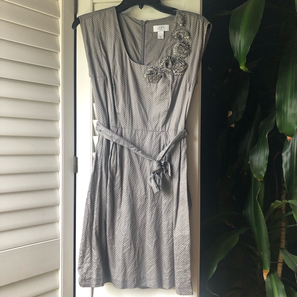 Ann Taylor Loft 2P Gray polka dot mini dress, zipper and hook & eye perfect